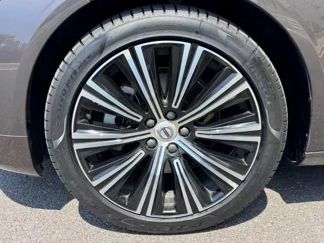 Volvo S90 — Фото автомобиля 5