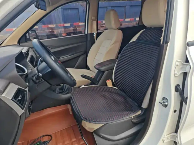 Wuling Hongguang — Фото автомобиля 14