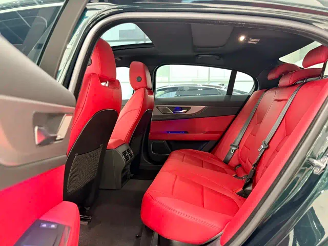 Jaguar XEL — Фото автомобиля 7