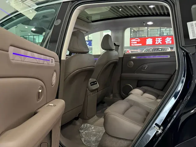 IM Motors LS6 — Фото автомобиля 10