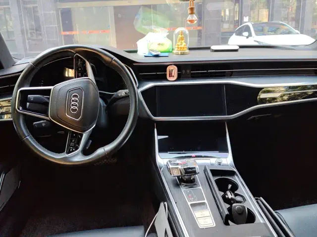 Audi A6L — Фото автомобиля 12