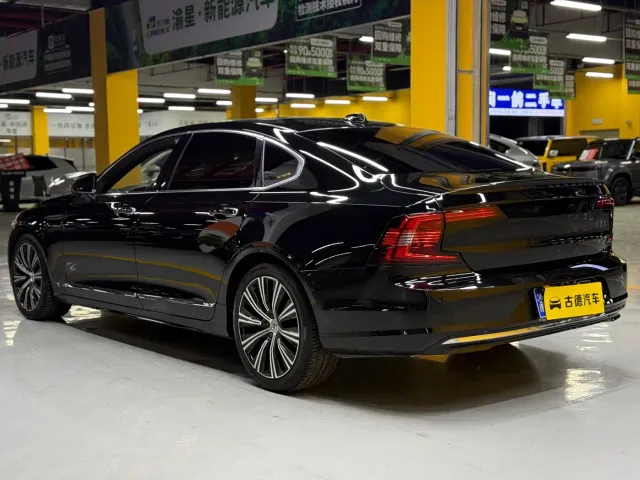 Volvo S90 — Фото автомобиля 5