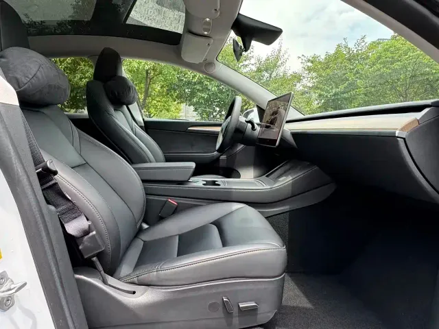 Tesla Model Y — Фото автомобиля 12