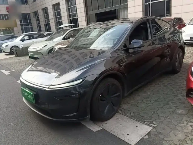 Фотография автомобиля — Tesla Model Y