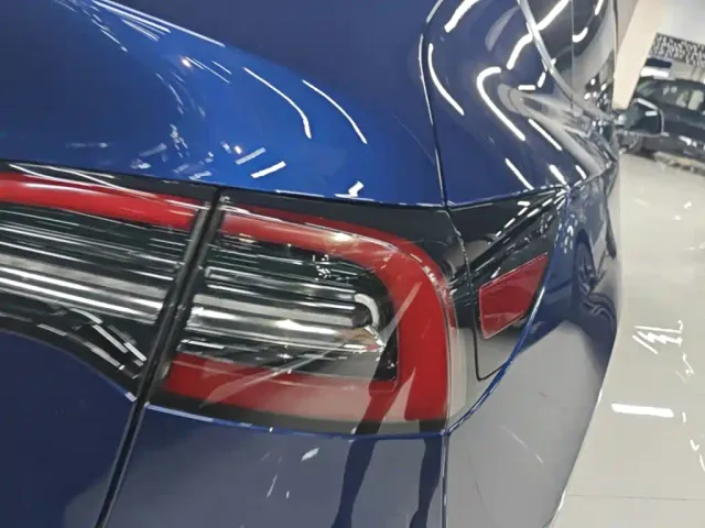 Tesla Model Y — Фото автомобиля 7