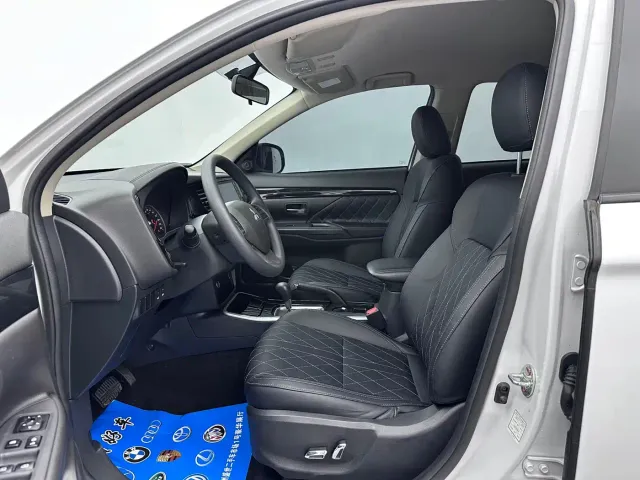 Mitsubishi Outlander — Фото автомобиля 10