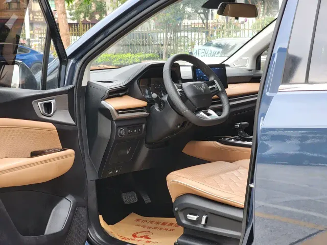 Wuling Jiachen — Фото автомобиля 8