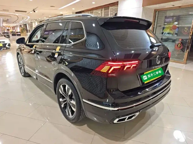 Volkswagen Tiguan L — Фото автомобиля 4