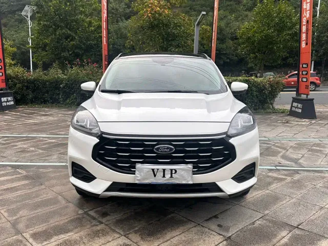 Ford Escape — Фото автомобиля 2