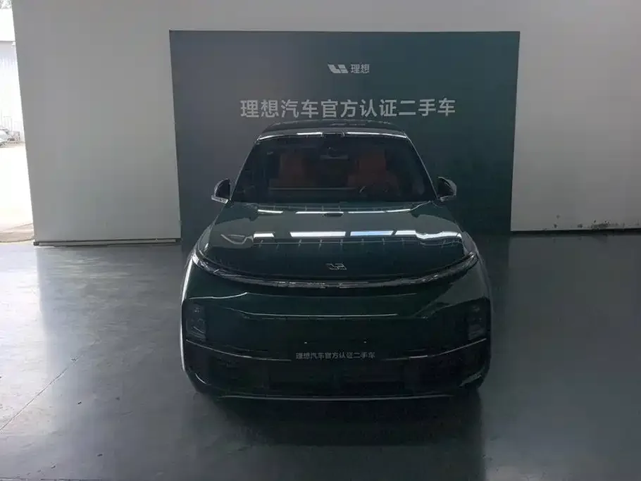 Li Auto Li L8 2025 Ultra Smart Renewal Edition — Фото автомобиля 2