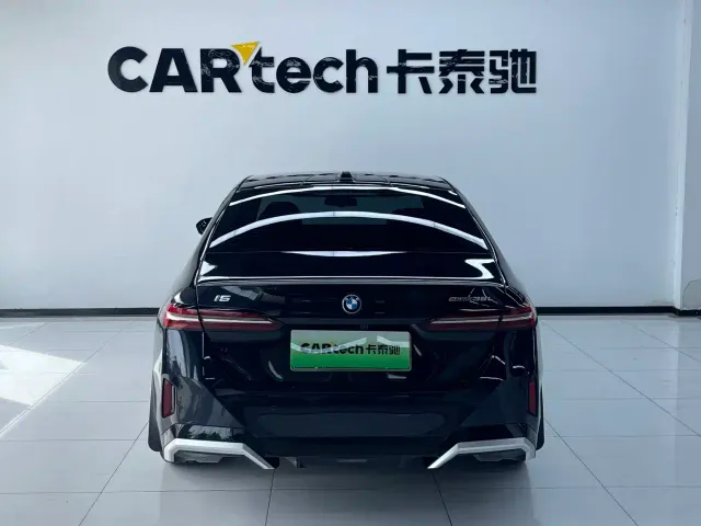 BMW i5 — Фото автомобиля 3
