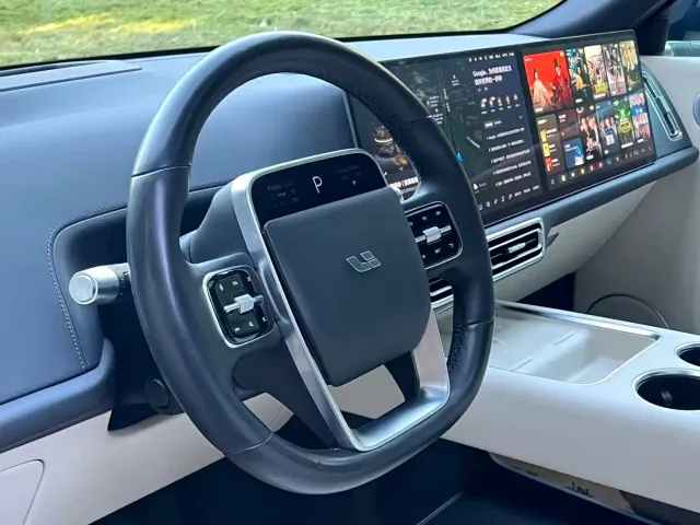 Li Auto L9 — Фото автомобиля 15
