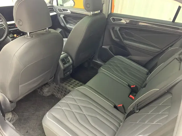 Volkswagen Tiguan L — Фото автомобиля 10