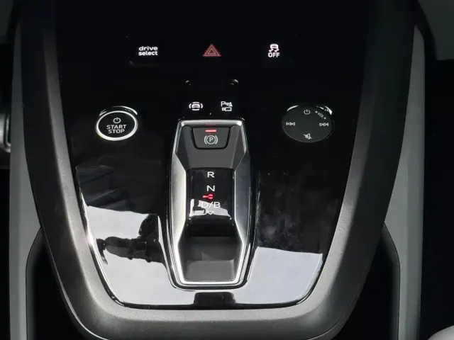 Audi Q5 e-tron — Фото автомобиля 25