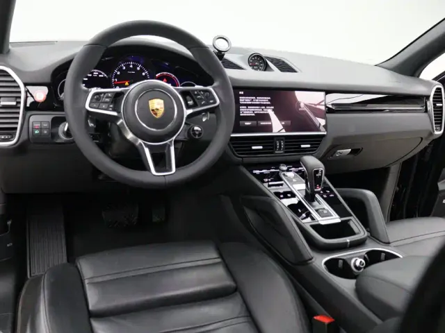 Porsche Cayenne — Фото автомобиля 10