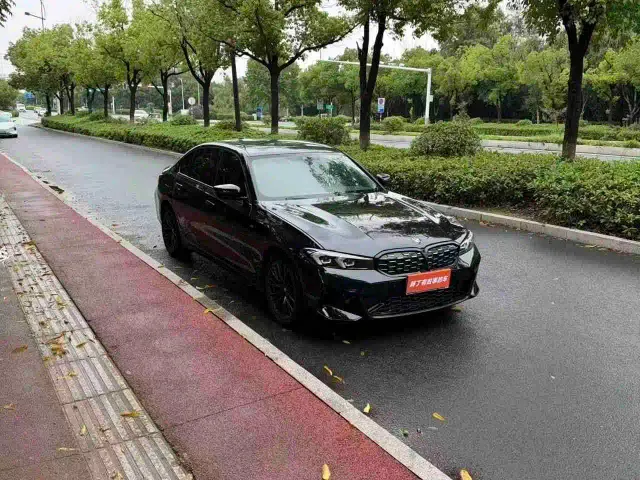 BMW 3 Series — Фото автомобиля 3
