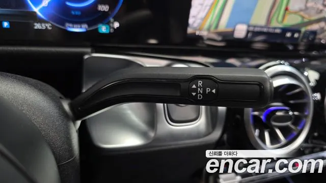 Mercedes-Benz EQB — Фото автомобиля 3