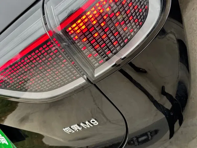 AITO Wenjie AITO M9 2024 Extended Range Ultra 42kWh 6-Seater — Фото автомобиля 15