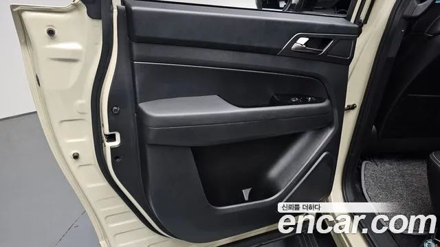 KG_Mobility_Ssangyong Rexton Новый Rexton Sport Дизель 2.2 4WD — Фото автомобиля 21