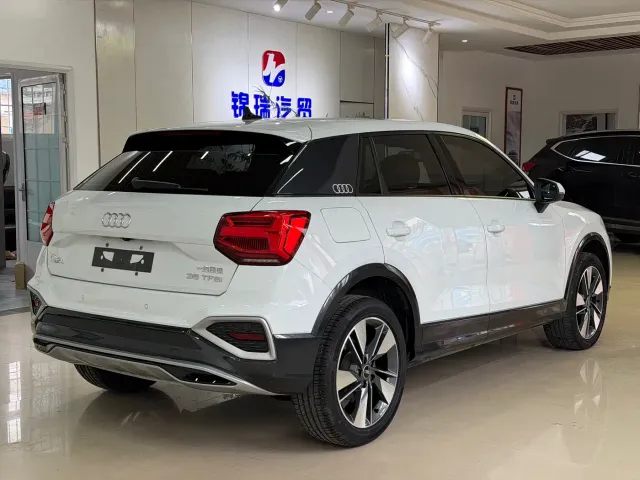 Audi Q2L — Фото автомобиля 7