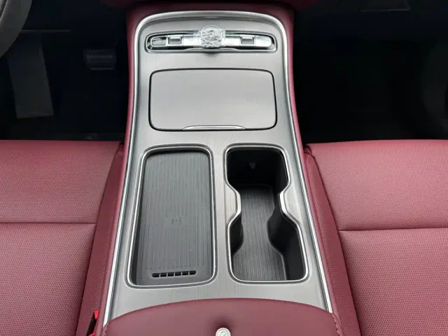 Hongqi H5 — Фото автомобиля 7