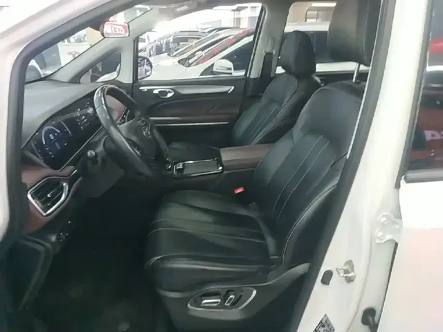 GAC Trumpchi M6 — Фото автомобиля 14