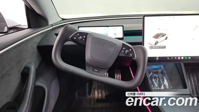Tesla Model 3 — Фото автомобиля 11