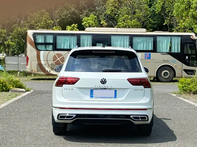 Volkswagen Tiguan L — Фото автомобиля 3