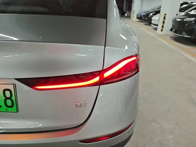 Roewe D7 — Фото автомобиля 7