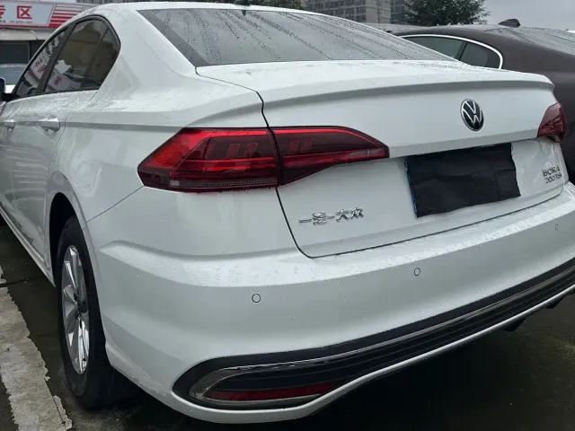 Volkswagen Bora — Фото автомобиля 7