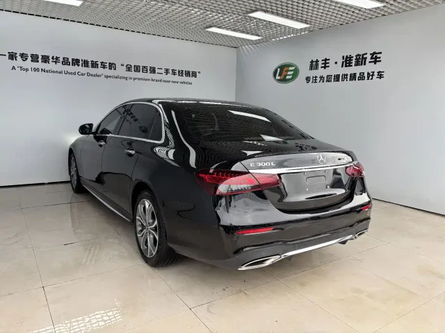 Mercedes-Benz E-Class — Фото автомобиля 7