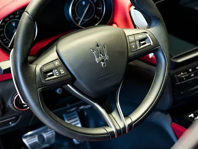 Maserati Ghibli — Фото автомобиля 16