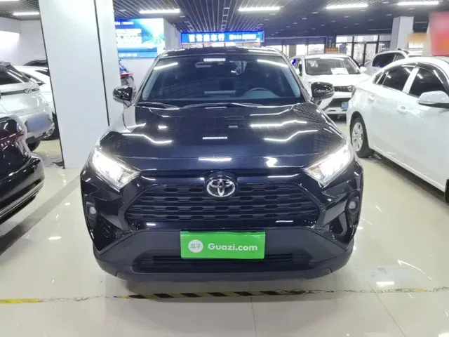 Toyota RAV4 — Фото автомобиля 2