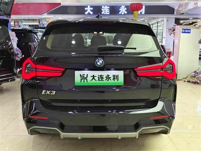 BMW iX3 — Фото автомобиля 16