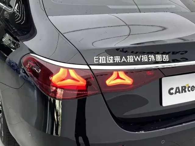 Mercedes-Benz E-Class — Фото автомобиля 6