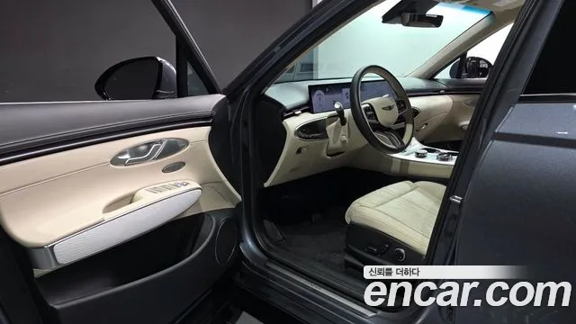 Genesis GV70 — Фото автомобиля 15