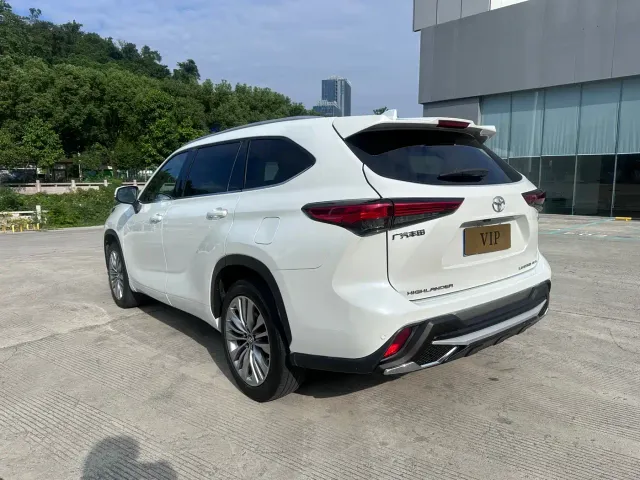 Toyota Highlander — Фото автомобиля 7