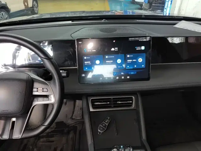 BYD Qin L — Фото автомобиля 9