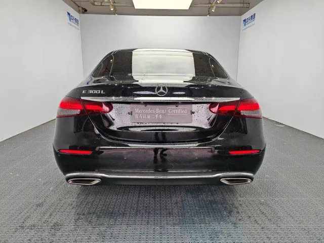 Mercedes-Benz E-Class — Фото автомобиля 5