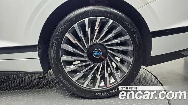 Hyundai Grandeur GN7 — Фото автомобиля 6