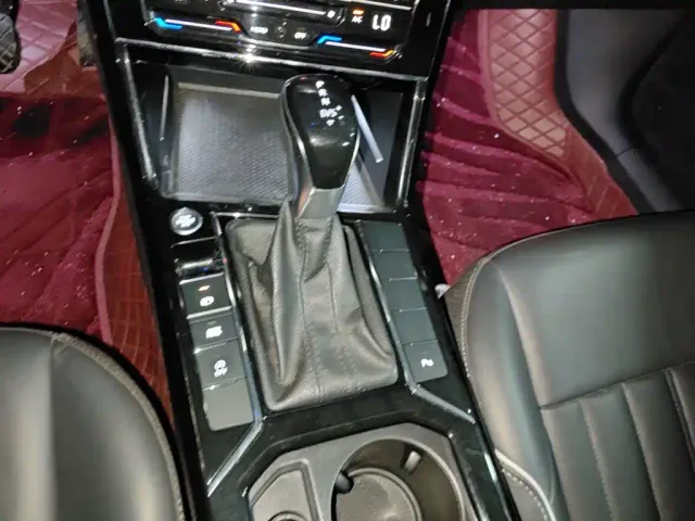 Volkswagen Passat — Фото автомобиля 13