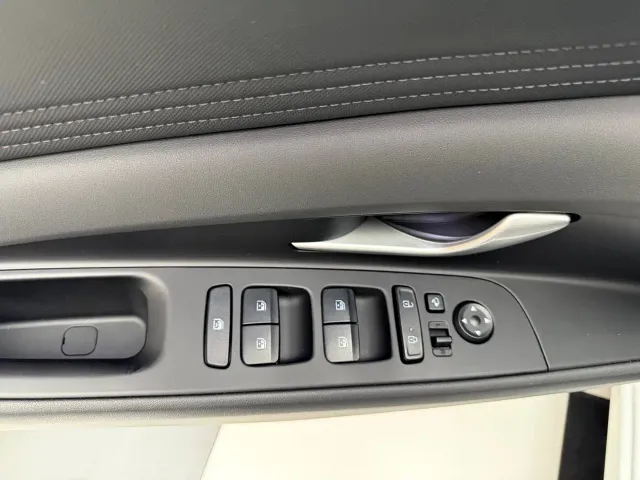 Hyundai Elantra — Фото автомобиля 14