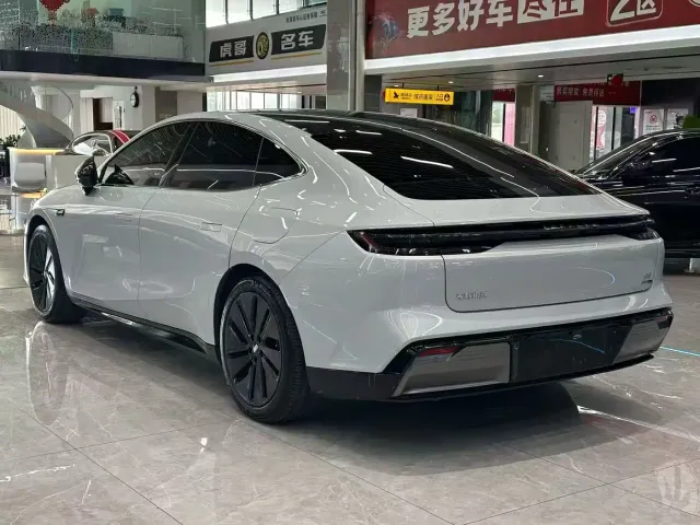 Geely Galaxy E8 — Фото автомобиля 7