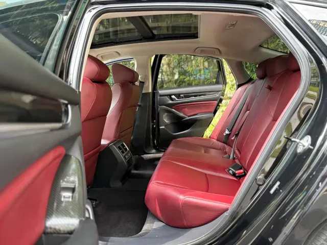 Honda Accord — Фото автомобиля 9