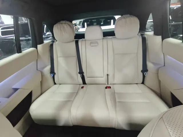 Li Auto L7 — Фото автомобиля 10