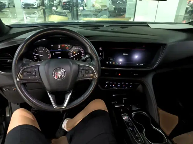 Buick Envision Plus — Фото автомобиля 9