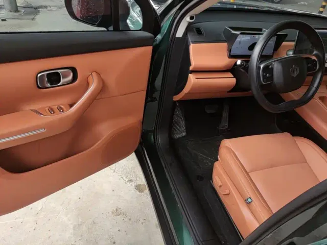Leapmotor C10 — Фото автомобиля 15