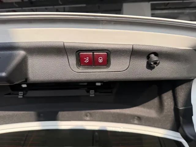 Mercedes-Benz C-Class — Фото автомобиля 16