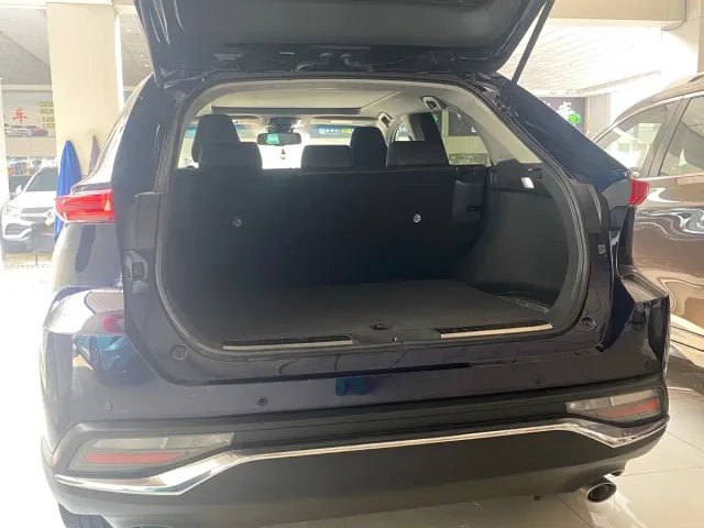 Toyota Harrier — Фото автомобиля 12
