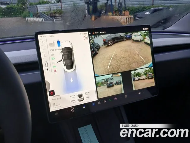 Tesla Model 3 — Фото автомобиля 12